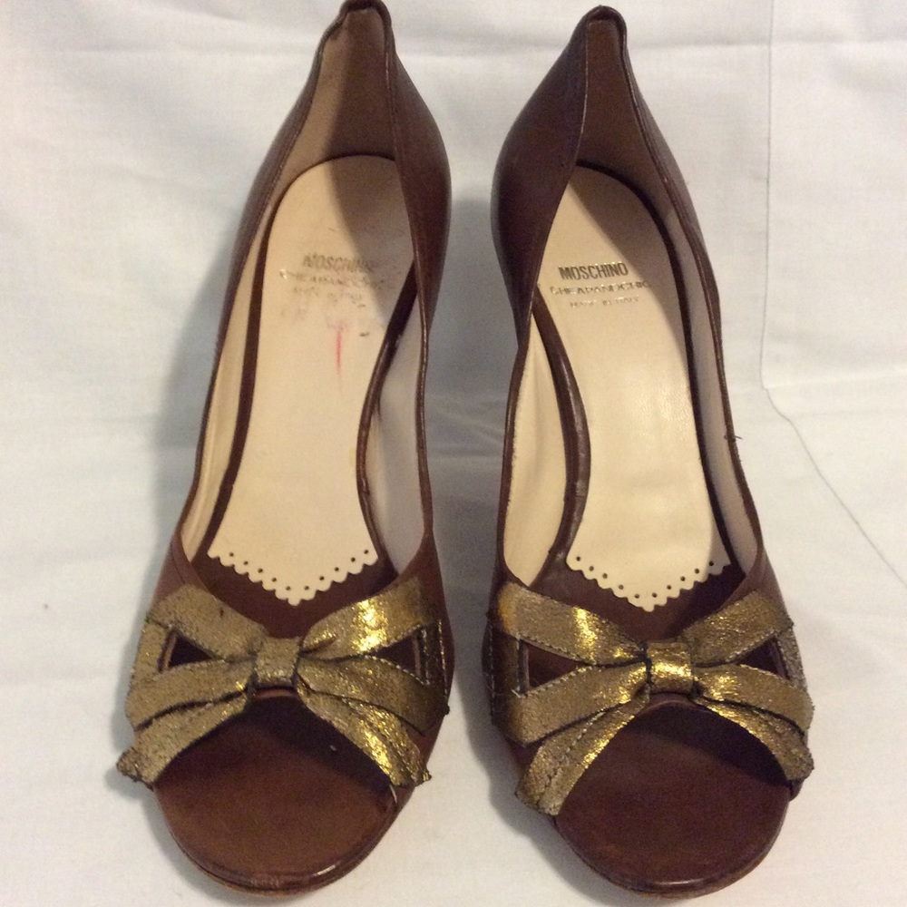 Moschino cheap and chic Pumps